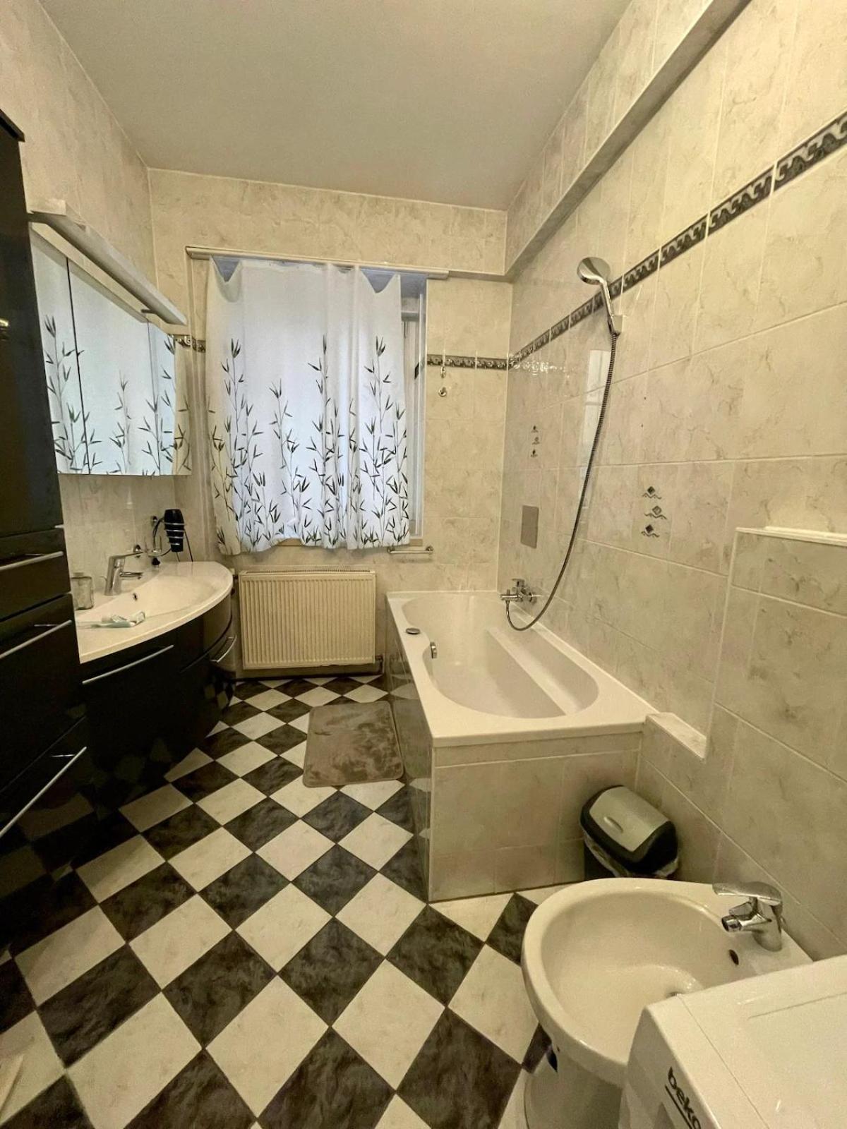 Gemutliche Wohnung Mit Super Lage Вена Экстерьер фото