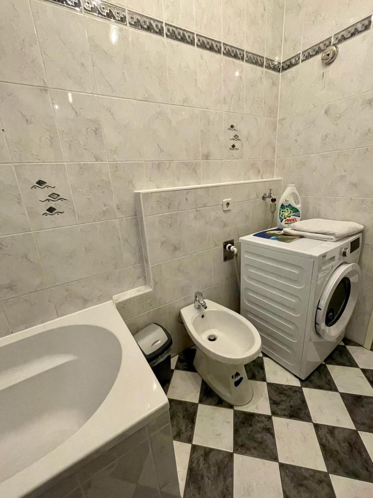 Gemutliche Wohnung Mit Super Lage Вена Экстерьер фото
